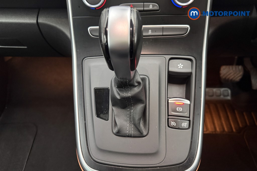 Renault Grand Scenic Signature Automatic Petrol People Carrier - Stock Number (1646250) - 7th supplementary image