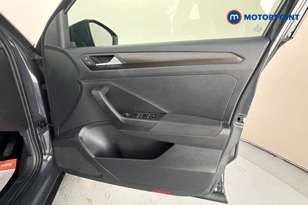 Volkswagen T-Roc SE Manual Petrol SUV - Stock Number (1646661) - 19th supplementary image