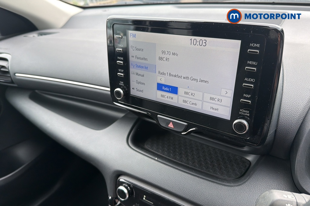 Toyota Yaris Design Automatic Petrol-Electric Hybrid Hatchback - Stock Number (1646840) - 8th supplementary image