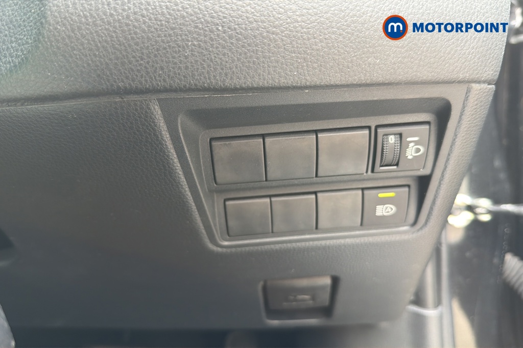 Toyota Yaris Design Automatic Petrol-Electric Hybrid Hatchback - Stock Number (1646840) - 11th supplementary image