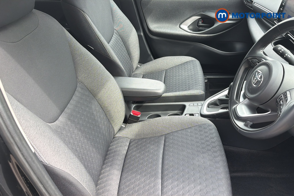 Toyota Yaris Design Automatic Petrol-Electric Hybrid Hatchback - Stock Number (1646840) - 22nd supplementary image