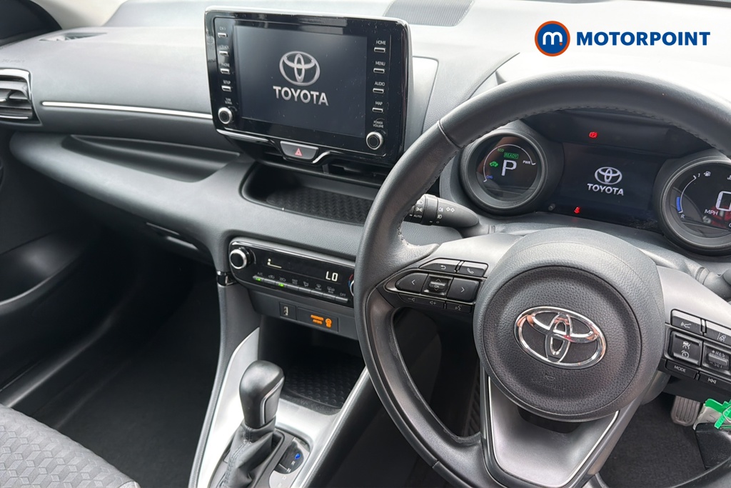Toyota Yaris Design Automatic Petrol-Electric Hybrid Hatchback - Stock Number (1646840) - 1st supplementary image