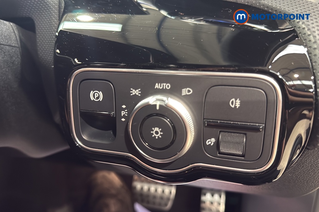 Mercedes-Benz A Class Amg Line Automatic Petrol Hatchback - Stock Number (1647006) - 11th supplementary image
