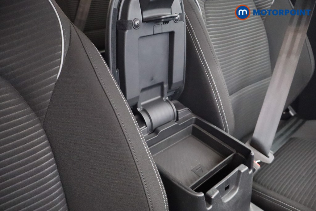 Ford Focus Titanium Edition Manual Petrol Hatchback - Stock Number (1647317) - 12th supplementary image