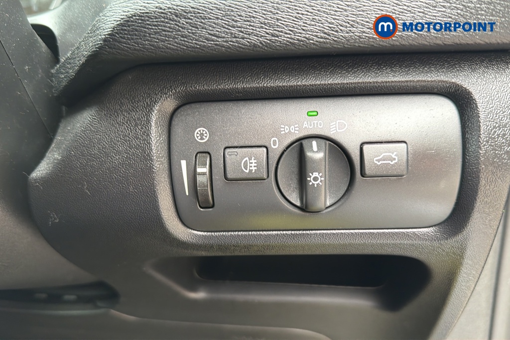 Volvo V40 Inscription Manual Petrol Hatchback - Stock Number (1647616) - 11th supplementary image