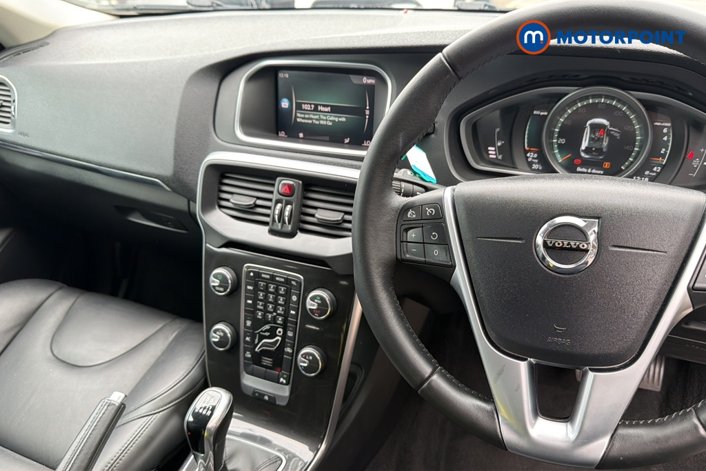Volvo V40 Inscription Manual Petrol Hatchback - Stock Number (1647616) - 1st supplementary image