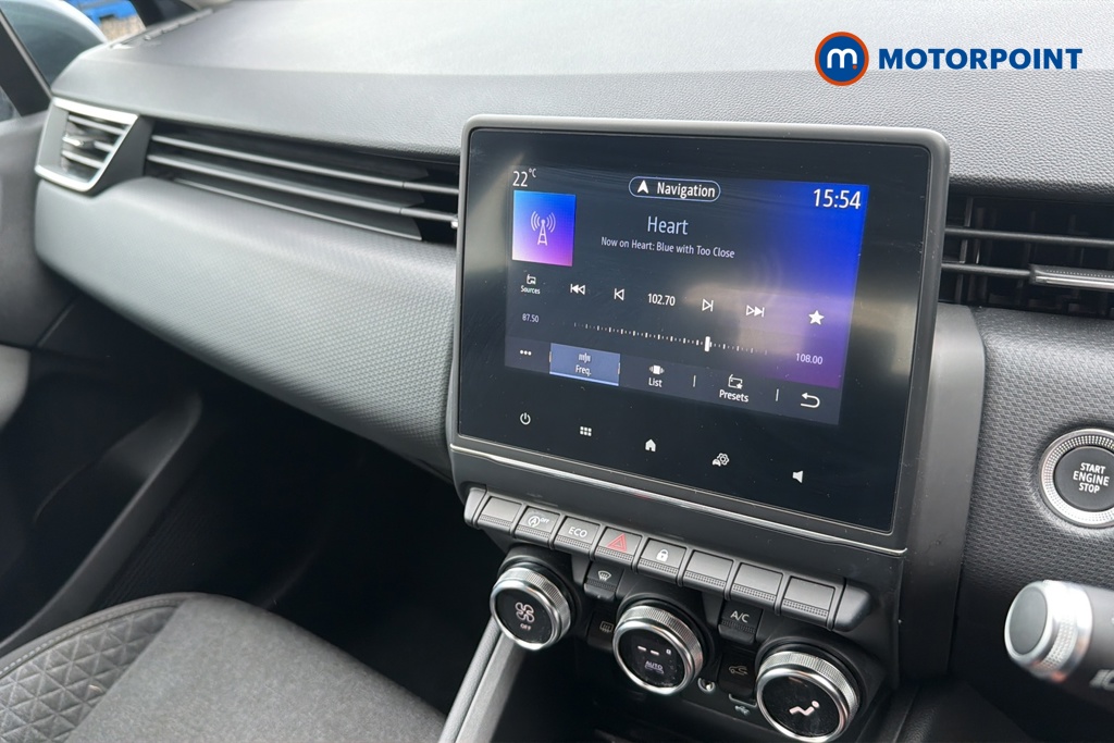 Renault Clio Iconic Manual Petrol Hatchback - Stock Number (1648090) - 8th supplementary image