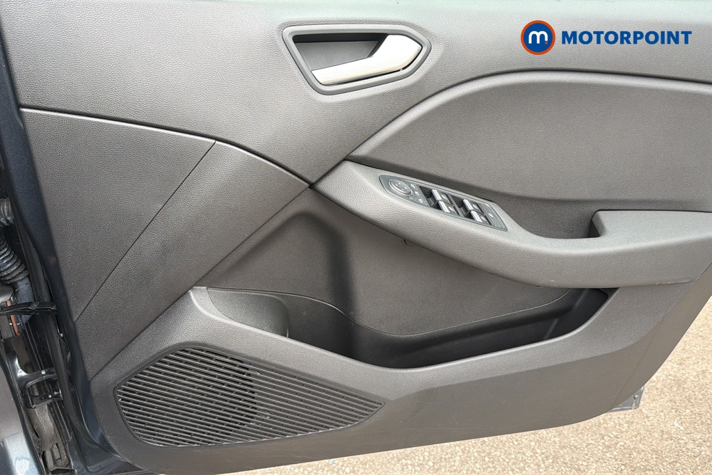 Renault Clio Iconic Manual Petrol Hatchback - Stock Number (1648090) - 18th supplementary image