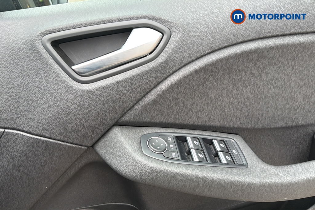 Renault Clio Iconic Manual Petrol Hatchback - Stock Number (1648090) - 19th supplementary image