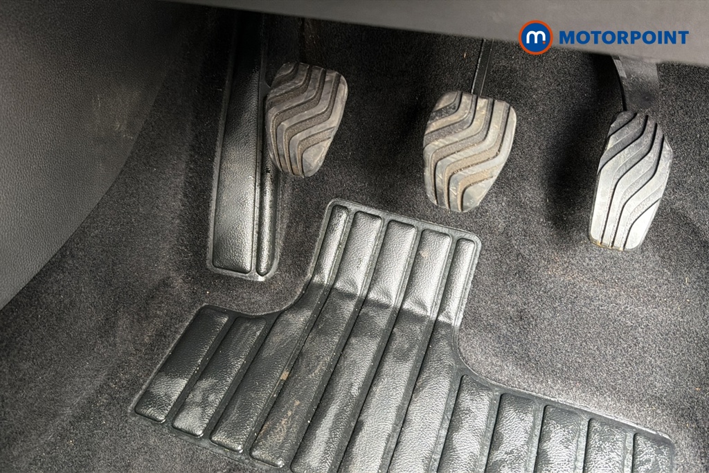 Renault Clio Iconic Manual Petrol Hatchback - Stock Number (1648090) - 24th supplementary image