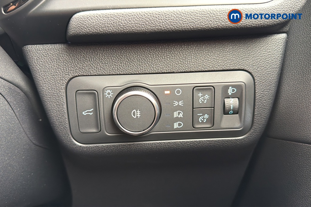 Ford Kuga St-Line Automatic Petrol-Electric Hybrid SUV - Stock Number (1648100) - 11th supplementary image