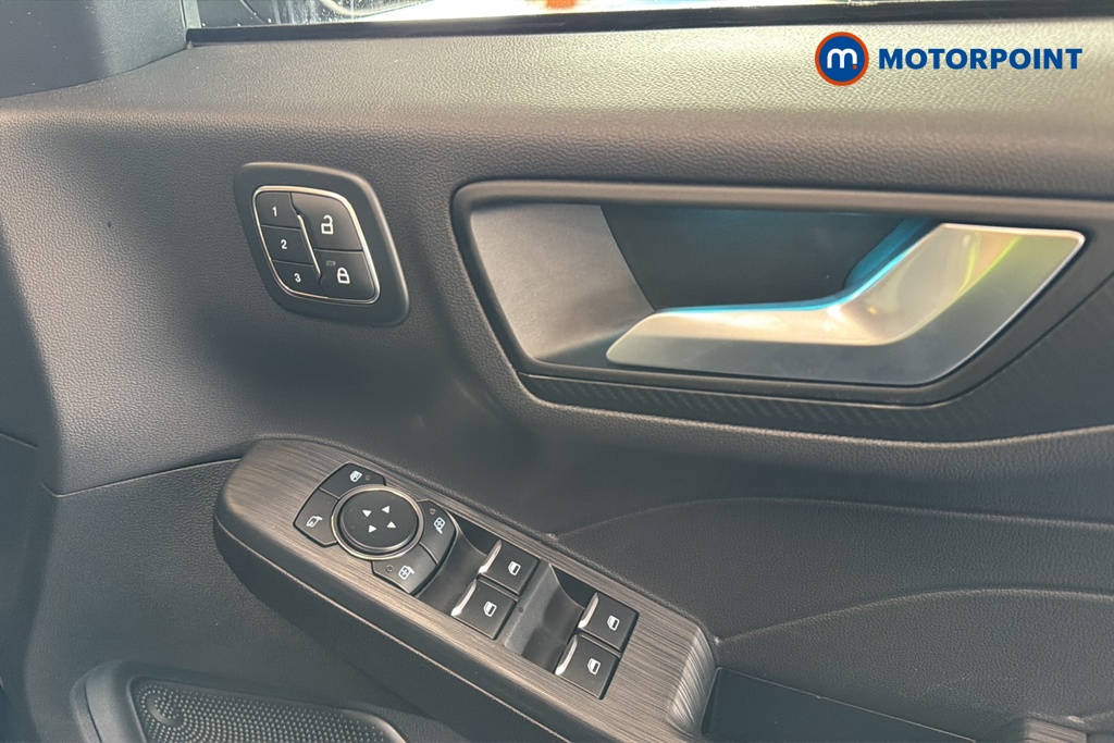 Ford Kuga St-Line Automatic Petrol-Electric Hybrid SUV - Stock Number (1648100) - 19th supplementary image
