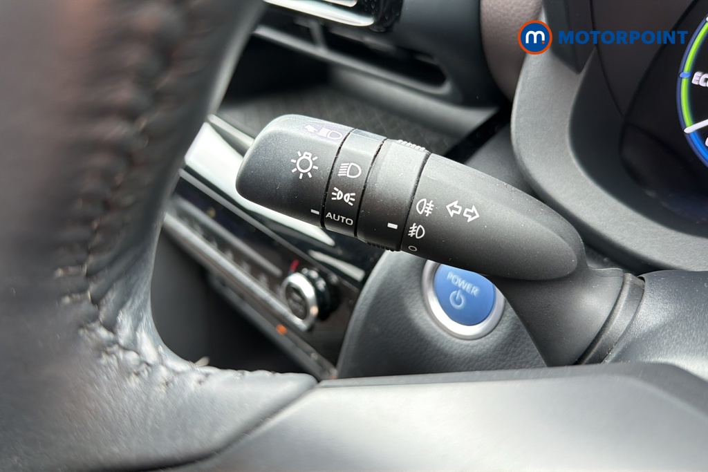 Toyota Yaris Cross Excel Automatic Petrol-Electric Hybrid Estate - Stock Number (1648220) - 5th supplementary image