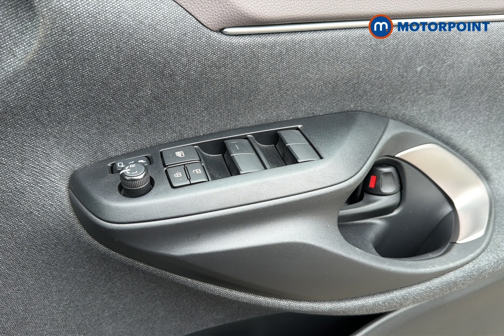 Toyota Yaris Cross Excel Automatic Petrol-Electric Hybrid Estate - Stock Number (1648220) - 19th supplementary image