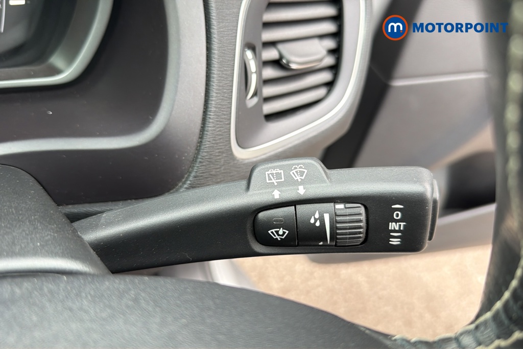 Volvo V40 R Design Edition Manual Petrol Hatchback - Stock Number (1648240) - 6th supplementary image
