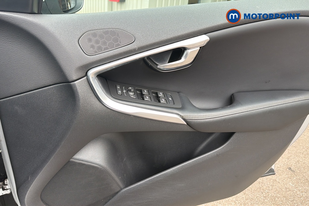 Volvo V40 R Design Edition Manual Petrol Hatchback - Stock Number (1648240) - 18th supplementary image