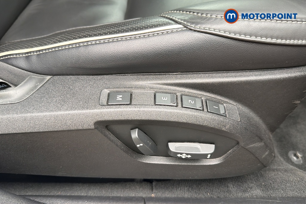Volvo V40 R Design Edition Manual Petrol Hatchback - Stock Number (1648240) - 23rd supplementary image