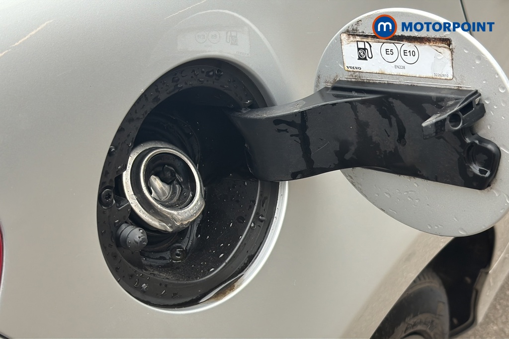 Volvo V40 R Design Edition Manual Petrol Hatchback - Stock Number (1648240) - 41st supplementary image