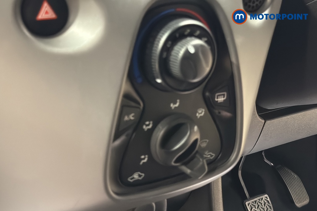 Peugeot 108 Active Manual Petrol Hatchback - Stock Number (1648461) - 997th supplementary image