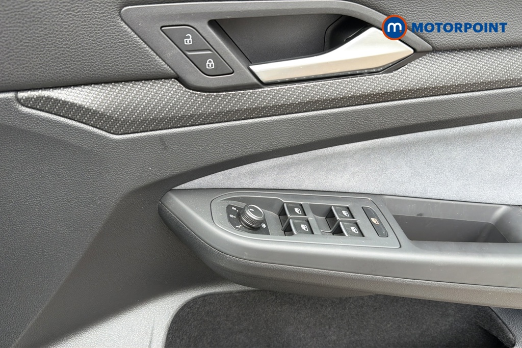 Volkswagen Golf Black Edition Manual Petrol Hatchback - Stock Number (1648835) - 19th supplementary image
