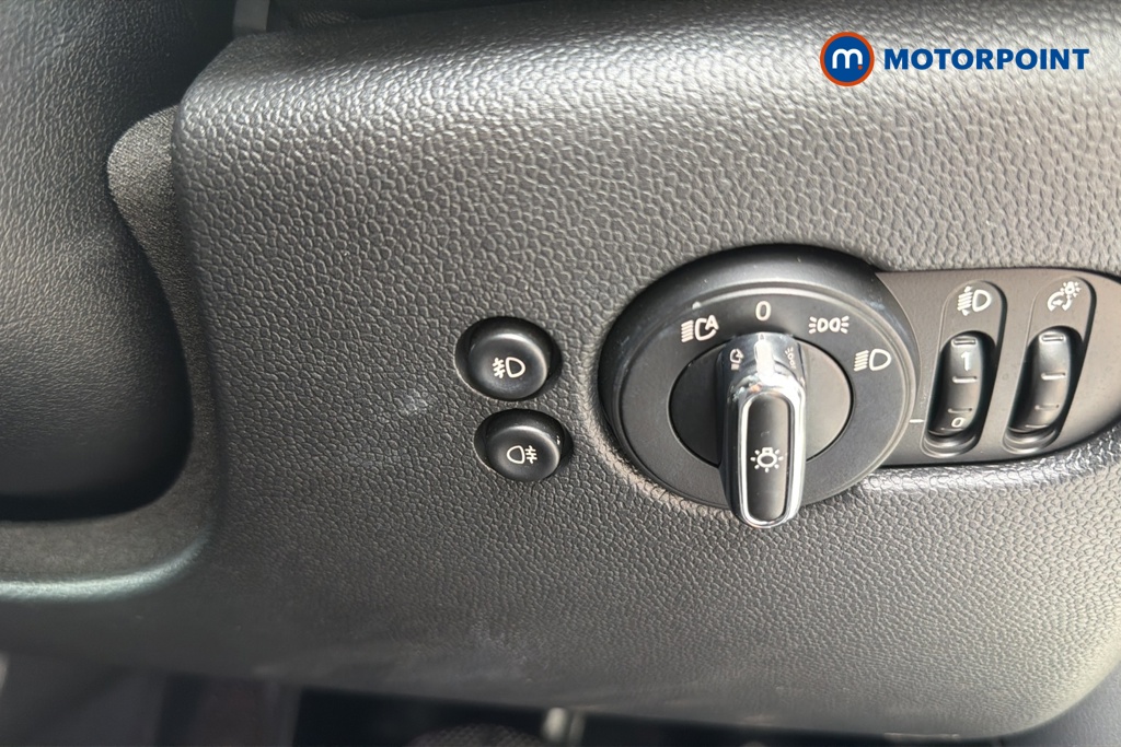 Mini Hatchback Cooper Classic Automatic Petrol Hatchback - Stock Number (1648911) - 11th supplementary image