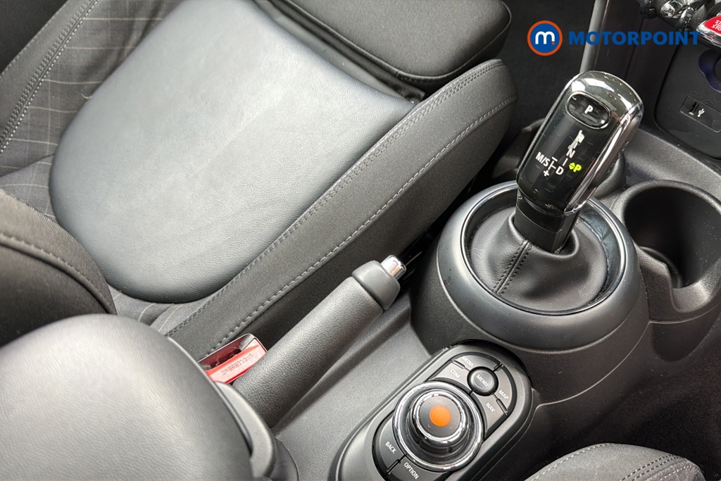 Mini Hatchback Cooper Classic Automatic Petrol Hatchback - Stock Number (1648911) - 15th supplementary image