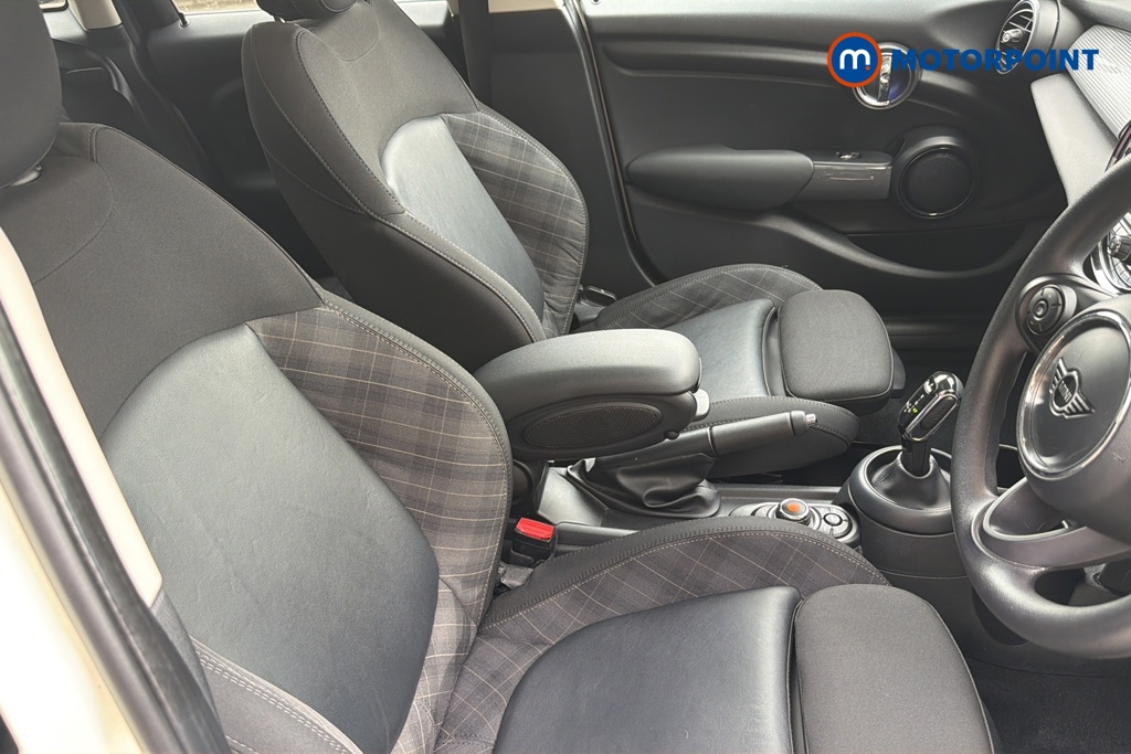 Mini Hatchback Cooper Classic Automatic Petrol Hatchback - Stock Number (1648911) - 22nd supplementary image