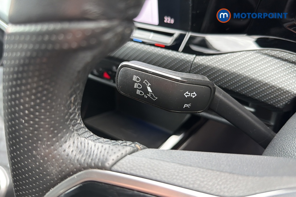 Volkswagen Golf R-Line Manual Petrol Hatchback - Stock Number (1649445) - 5th supplementary image