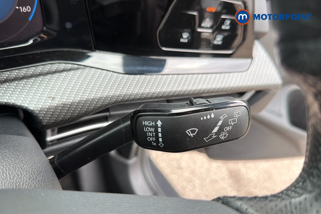 Volkswagen Golf R-Line Manual Petrol Hatchback - Stock Number (1649445) - 6th supplementary image