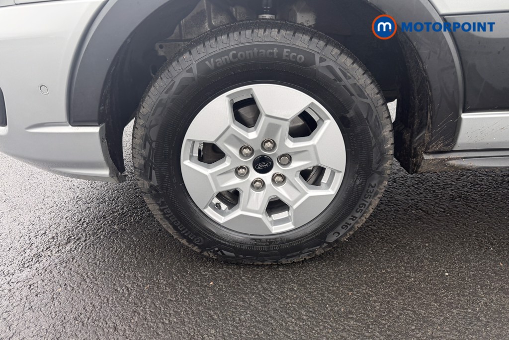 Ford Transit Limited Automatic Diesel Medium Roof Van - Stock Number (1634143) - 4th supplementary image