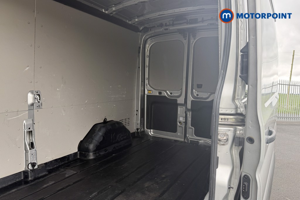 Ford Transit Limited Automatic Diesel Medium Roof Van - Stock Number (1634143) - 8th supplementary image