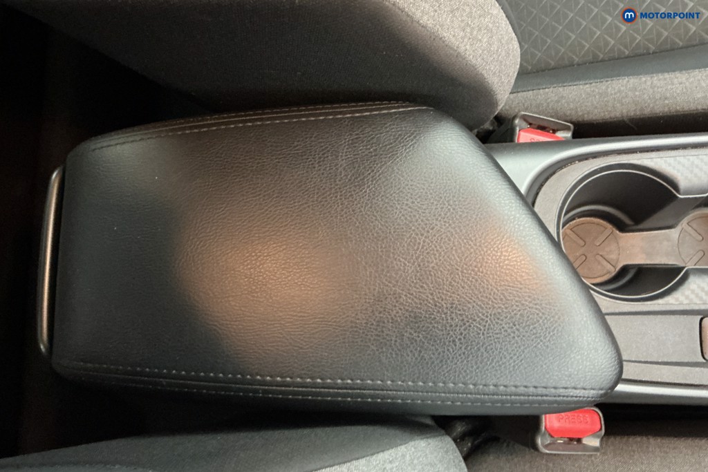 Nissan Juke N-Connecta Manual Petrol SUV - Stock Number (1635845) - 13th supplementary image