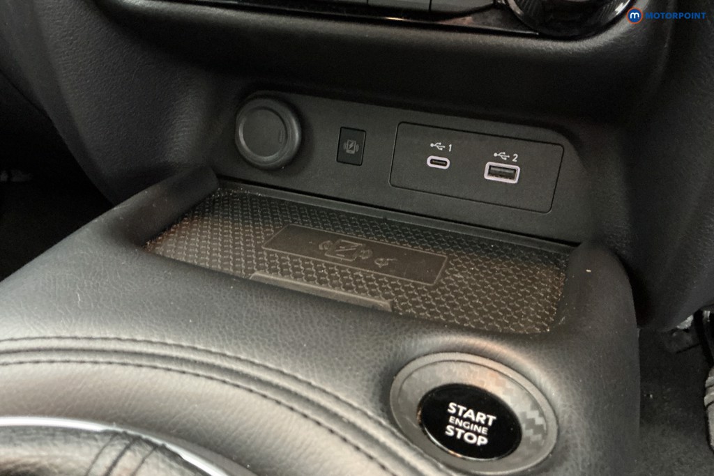 Nissan Juke N-Connecta Manual Petrol SUV - Stock Number (1635845) - 16th supplementary image