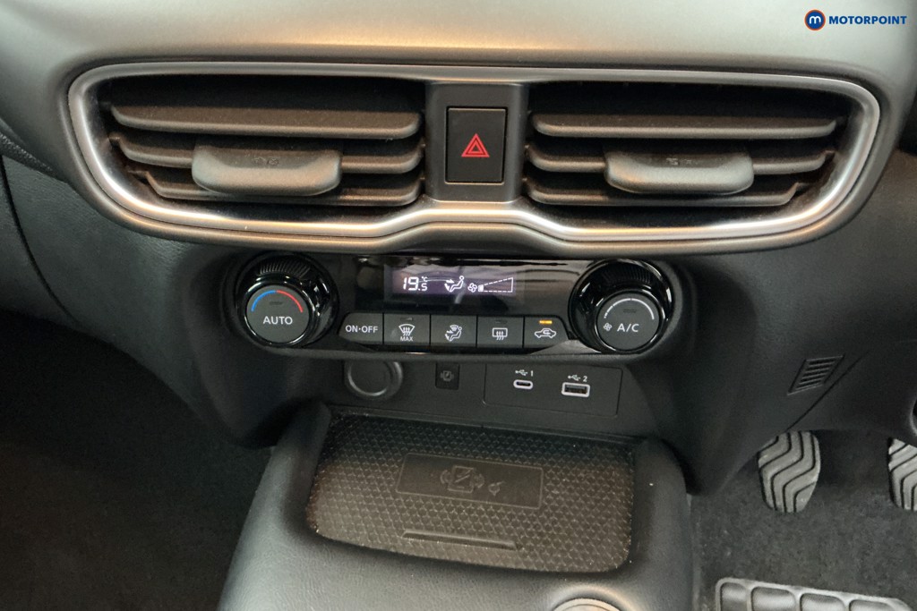 Nissan Juke N-Connecta Manual Petrol SUV - Stock Number (1635845) - 17th supplementary image