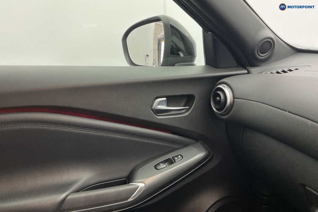 Nissan Juke N-Connecta Manual Petrol SUV - Stock Number (1635845) - 19th supplementary image