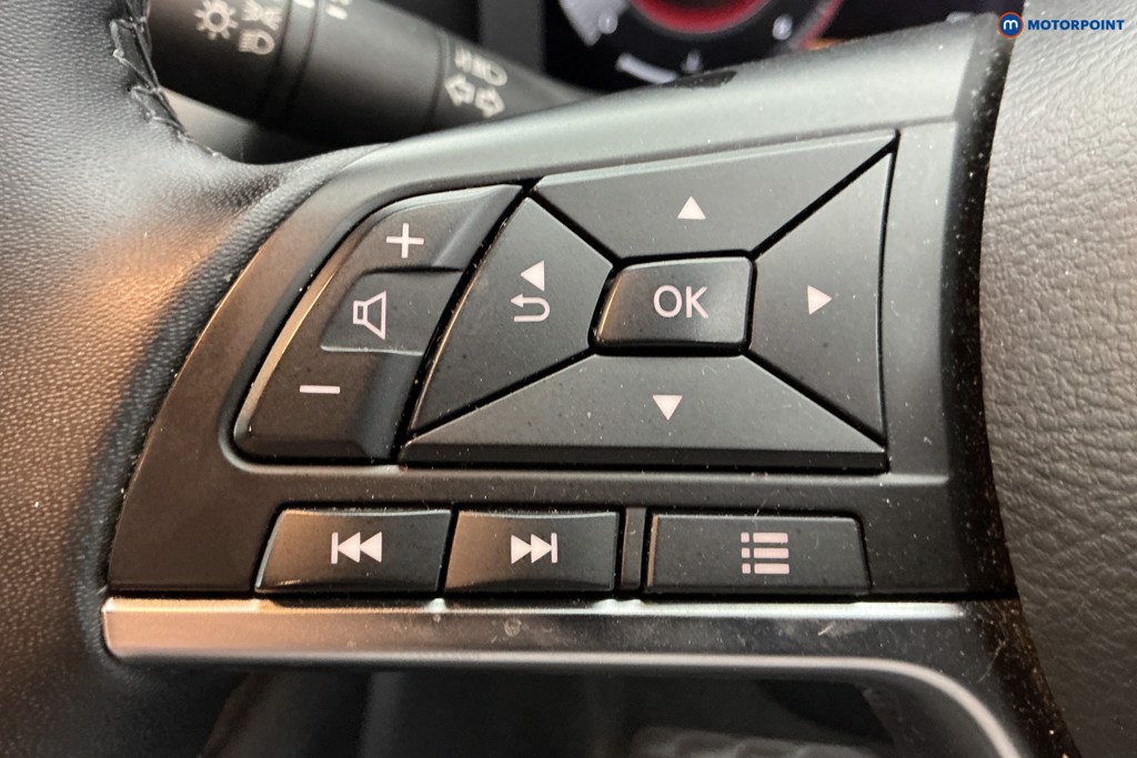 Nissan Juke N-Connecta Manual Petrol SUV - Stock Number (1635845) - 20th supplementary image