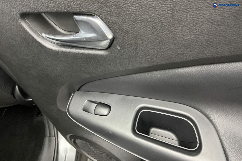 Nissan Juke N-Connecta Manual Petrol SUV - Stock Number (1635845) - 27th supplementary image