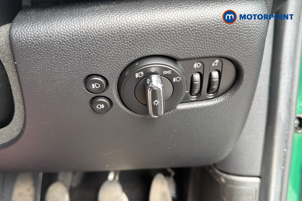 Mini Hatchback Cooper Classic Manual Petrol Hatchback - Stock Number (1639392) - 18th supplementary image