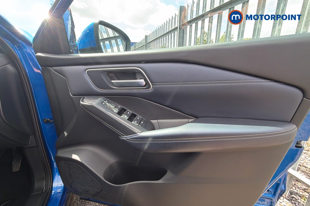 Nissan Qashqai Tekna Manual Petrol SUV - Stock Number (1640751) - 19th supplementary image