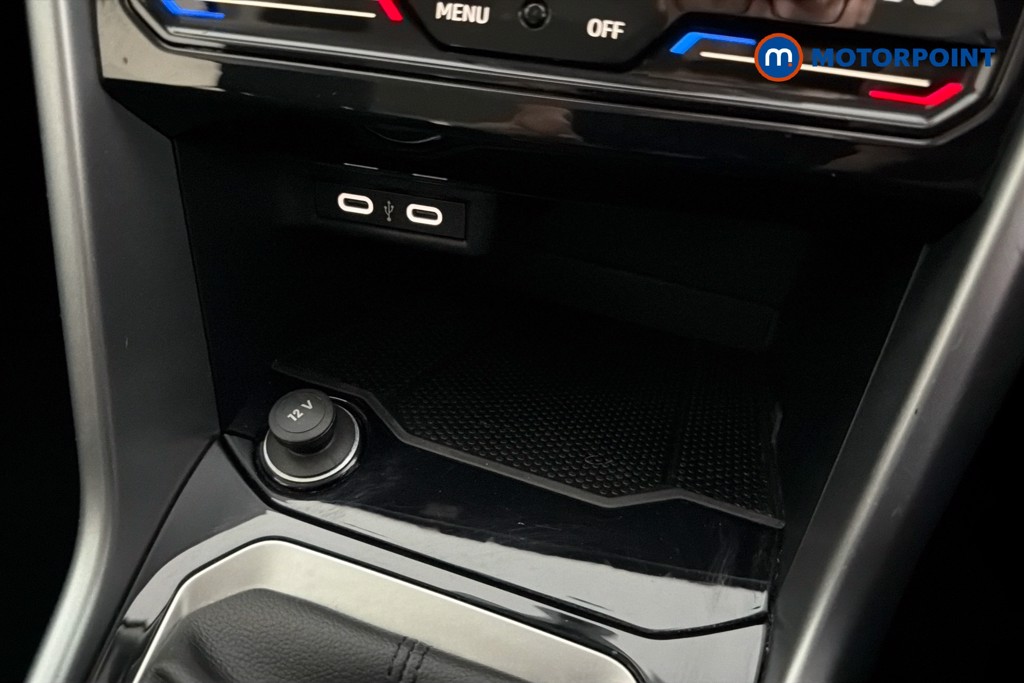 Volkswagen T-Roc Life Automatic Petrol SUV - Stock Number (1642068) - 17th supplementary image