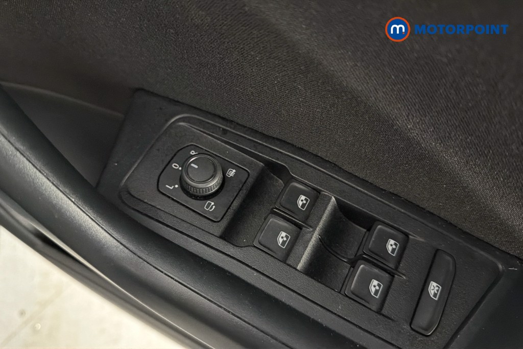 Volkswagen T-Roc Life Automatic Petrol SUV - Stock Number (1642068) - 42nd supplementary image