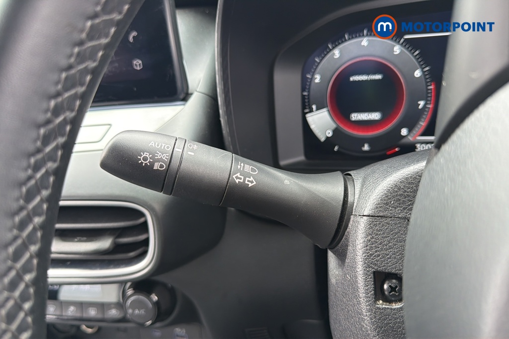 Nissan Juke N-Connecta Manual Petrol SUV - Stock Number (1642466) - 5th supplementary image