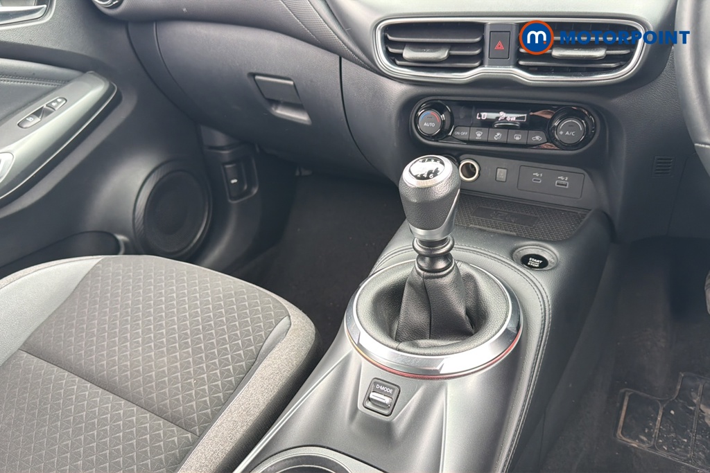 Nissan Juke N-Connecta Manual Petrol SUV - Stock Number (1642466) - 15th supplementary image
