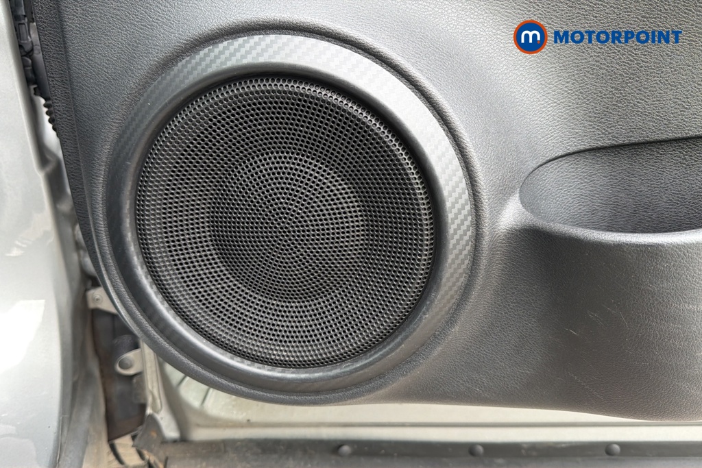 Nissan Juke N-Connecta Manual Petrol SUV - Stock Number (1642466) - 21st supplementary image