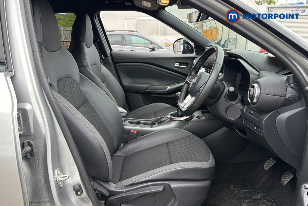 Nissan Juke N-Connecta Manual Petrol SUV - Stock Number (1642466) - 22nd supplementary image
