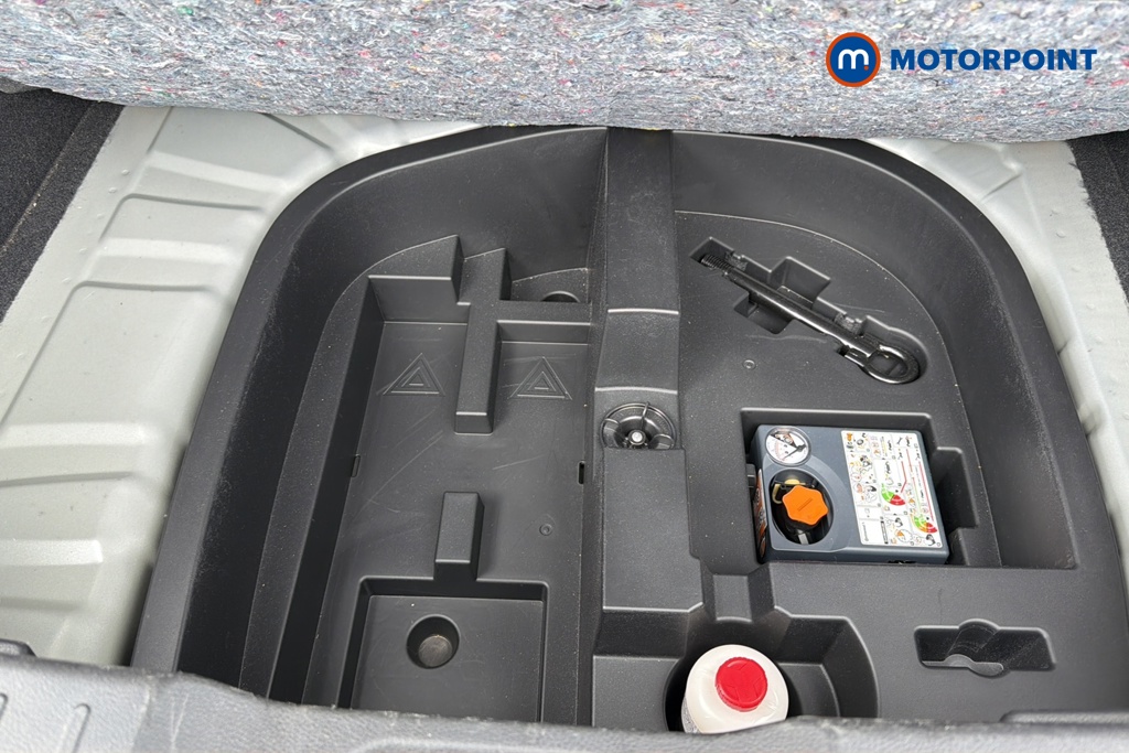 Nissan Juke N-Connecta Manual Petrol SUV - Stock Number (1642466) - 33rd supplementary image