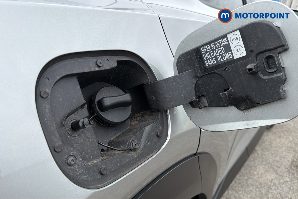 Nissan Juke N-Connecta Manual Petrol SUV - Stock Number (1642466) - 41st supplementary image