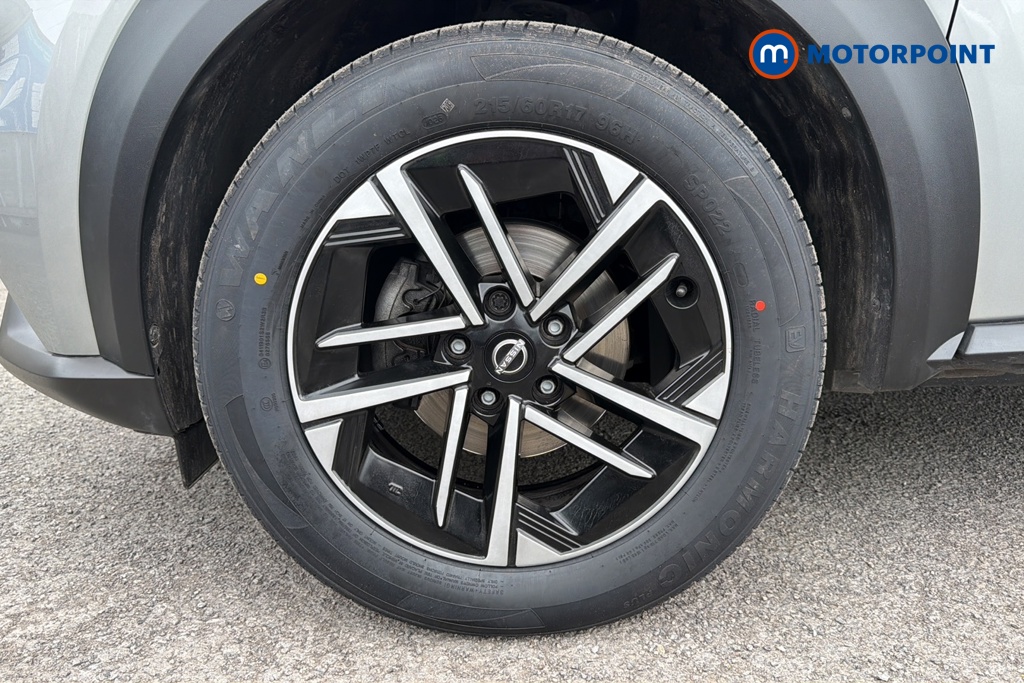 Nissan Juke N-Connecta Manual Petrol SUV - Stock Number (1642466) - 44th supplementary image