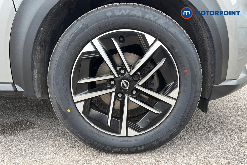 Nissan Juke N-Connecta Manual Petrol SUV - Stock Number (1642466) - 47th supplementary image