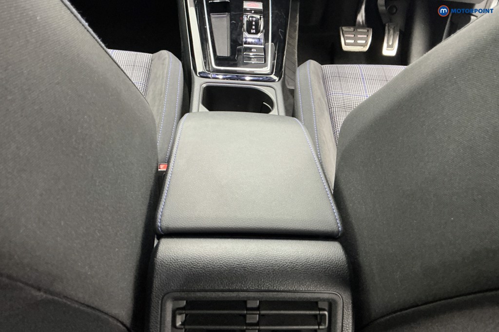 Volkswagen Golf GTE Automatic Petrol Plug-In Hybrid Hatchback - Stock Number (1643387) - 11th supplementary image